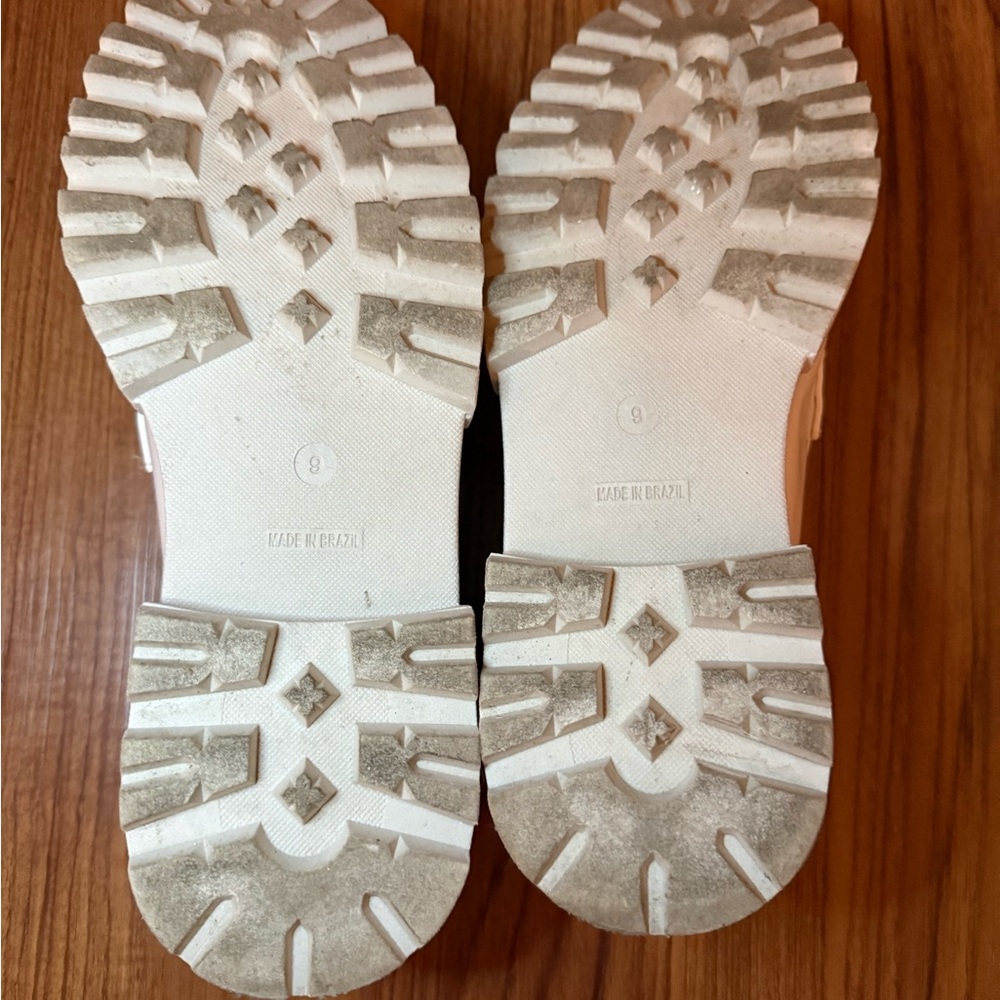 Steve Madden Cream Makira Loafers with Gold Accent - Picture 4 of 4
